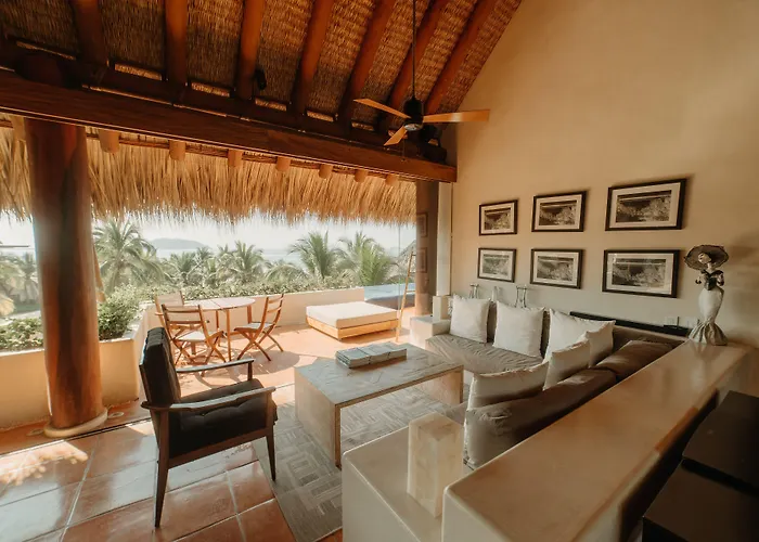 Hotel Palmas Luxury Zihuatanejo